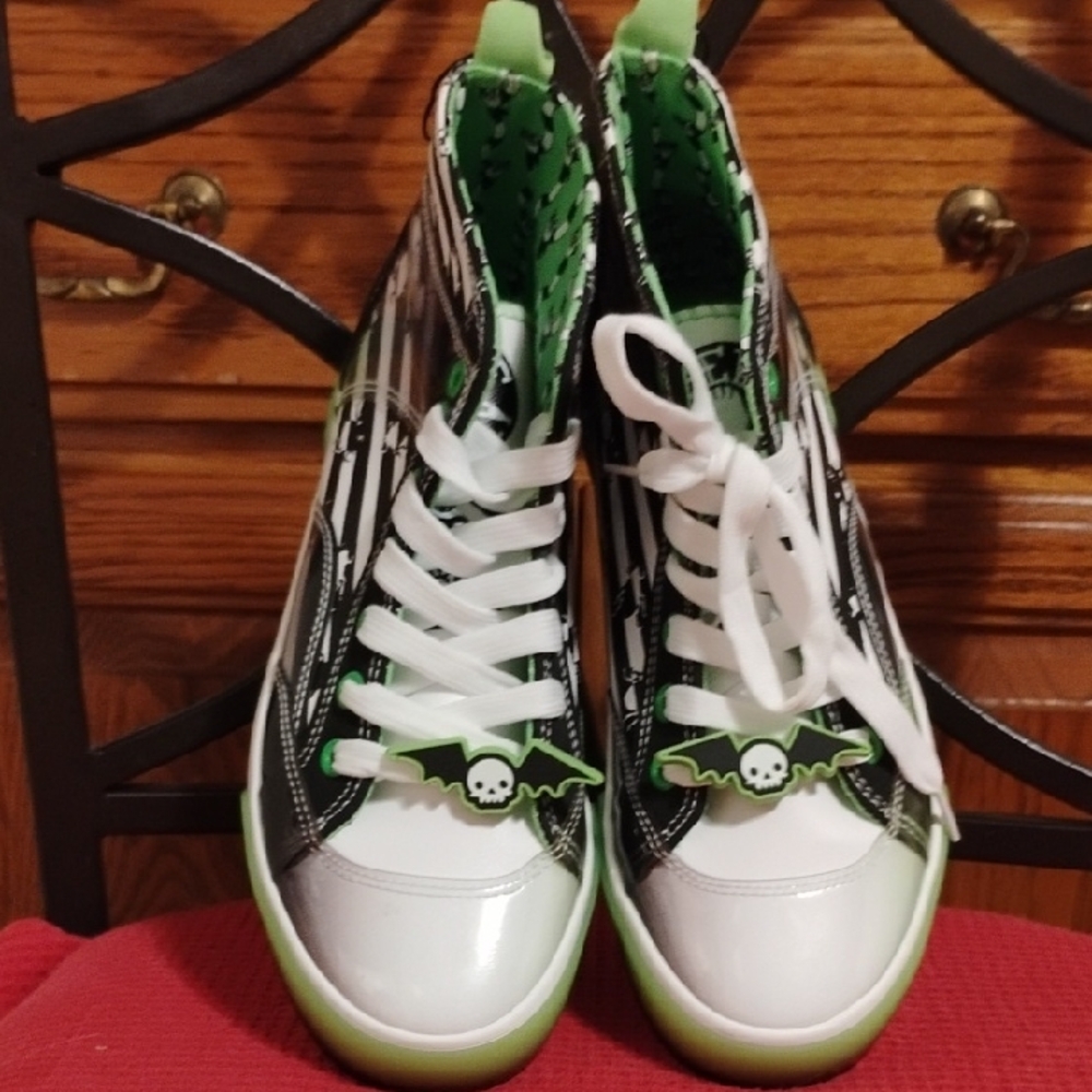 Ground Up Beetlejuice Shoes – NWT – Spooky & Strange!